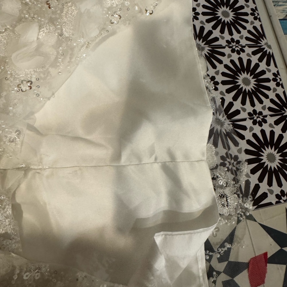 White Floral Lace Wedding Dress - Picture 14 of 16